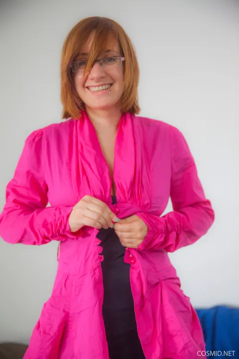 Chelsea Bell: Redhead with Big Natural Tits Strips Glasses and Spreads – photo 6 of 16