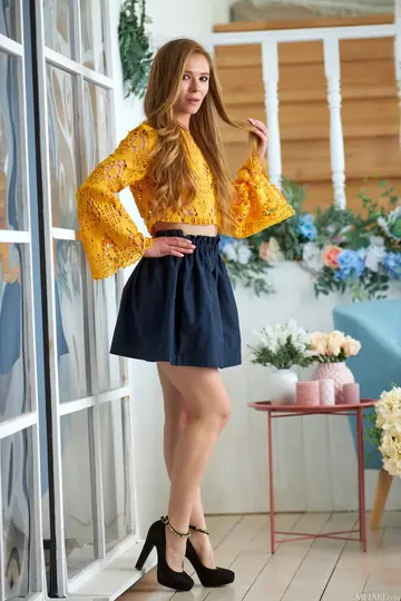 Tiva Cox – Ukrainian Redhead Spreads Her Pussy in High Heels