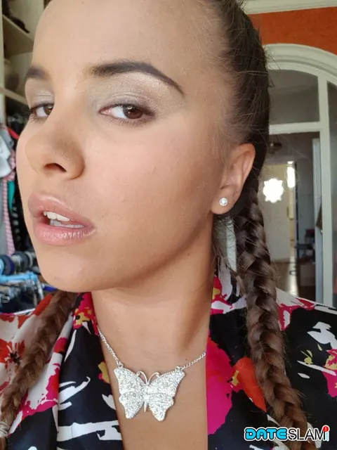 Olivia Nice: Curvy Latina in a Bikini Takes Selfies with Her Phone – photo 7 of 12