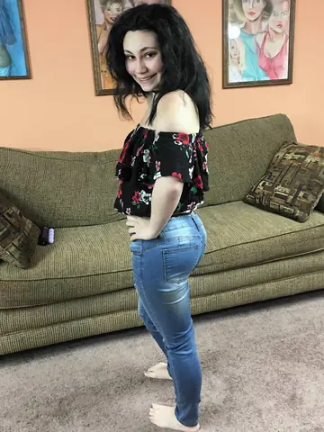 Lenna Lux – Petite Brunette in Jeans Masturbates Her Hairy Pussy on the Sofa