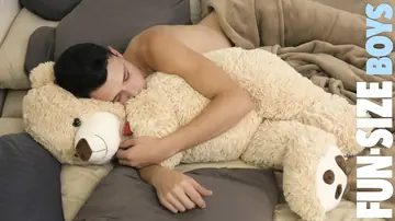 Twink Kisses Jock Before Bareback Missionary Fuck