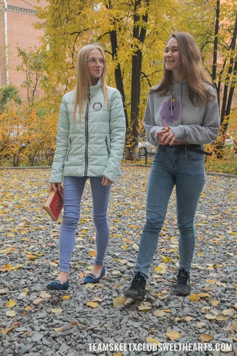 Elizabeth Evans: Petite Russian Lesbians Strip, Lick and Finger Outdoors – photo 3 of 21