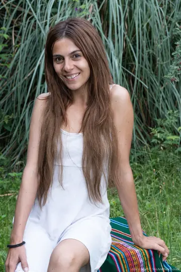 Alice Mad – Slim Brunette Pulls Panties Aside and Spreads Her Hairy Pussy in the Garden