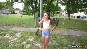 Lola Rose – Redhead in Shorts Takes Interracial Anal Outdoors
