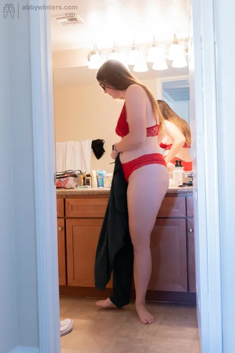 Australian BBW Changes Lingerie in the Bathroom – photo 8 of 20
