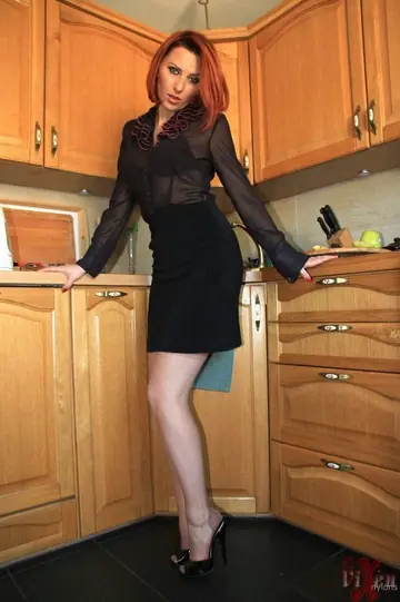 Vixen Nylons – Thick Redhead MILF Strips Off Her Lingerie and Stockings in the Kitchen