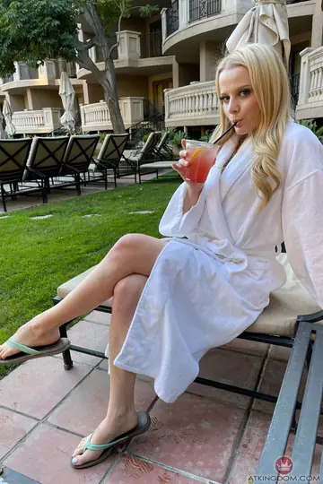 Paris White – Blonde PAWG in a Skirt Spreads Her Pussy and Fingers Herself