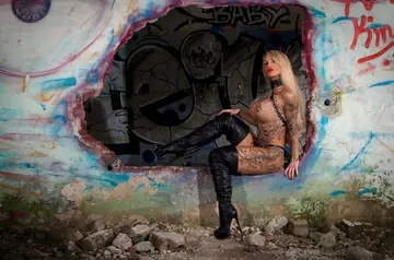 Calea Toxic – Tattooed Blonde MILF Models in Leather Shorts and Heels