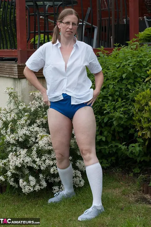 BBW MILF in Uniform Spreads Outdoors – photo 14 of 19