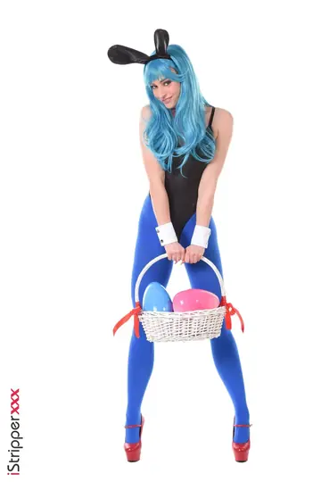 Dolly Dyson – European PAWG in Yoga Pants and Costume Uses a Dildo Anally