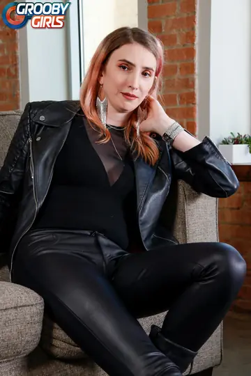 Redhead Trans Woman Poses Nude and Reveals Her Body