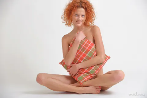 Natalie Red: European Redhead Undresses Completely on Her Birthday – photo 10 of 16