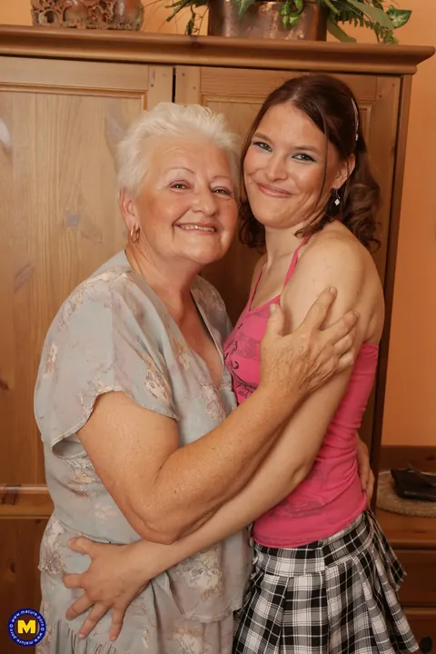 Mature Lesbians Lick and Finger Each Other on the Sofa – photo 21 of 21