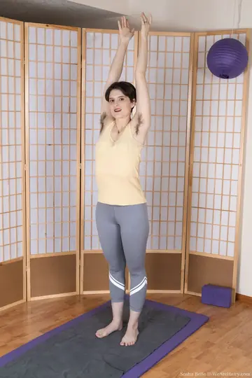 Sosha Belle – Short-Haired Brunette Undresses at the Gym and Fingers Her Pussy