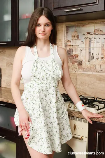 Jane White – Curvy Brunette Lesbians Lick and Finger in the Kitchen
