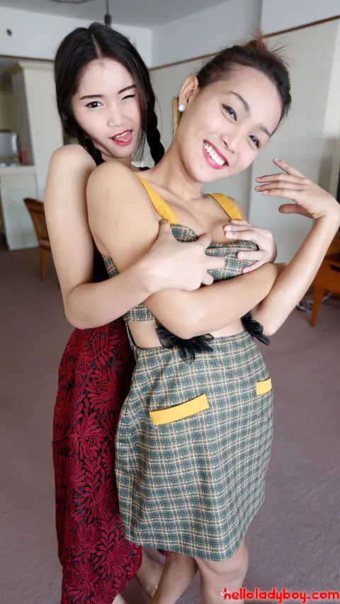 Petite Asian Trans Woman Has Sex with Her Partner – photo 5 of 20