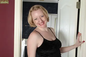 Anya Volcov – Mature Blonde PAWG Unleashes Big Natural Tits