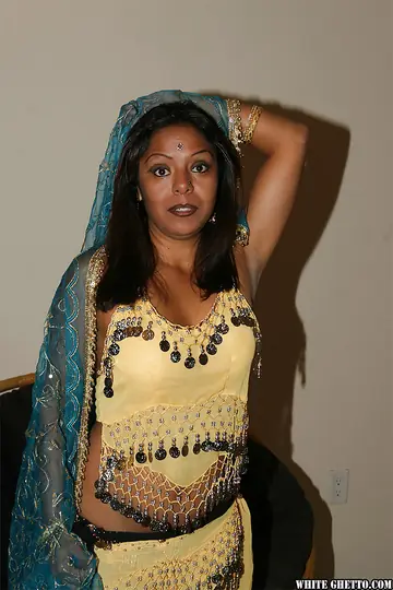 Thick Indian Babe Strips Out of Her Bikini and Spreads Her Hairy Pussy