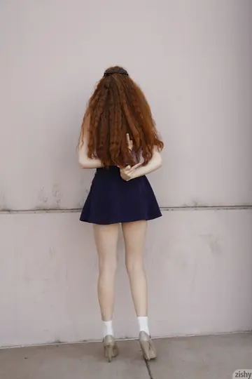 Wendy Patton – Petite Redhead Flashes Her Firm Booty in Public