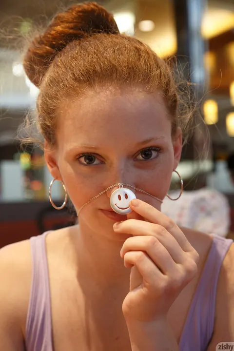 Wendy Patton: Petite Redhead Flashes Her Firm Booty in Public – photo 12 of 13