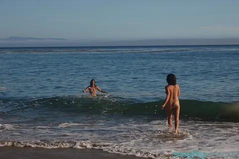 Ava Solanas: Tattooed Hairy Brunettes Lick and Finger Each Other on the Beach – photo 11 of 21