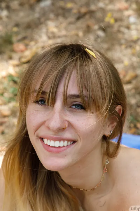 Blonde with Big Natural Tits Flashes and Spreads Outdoors – photo 10 of 12
