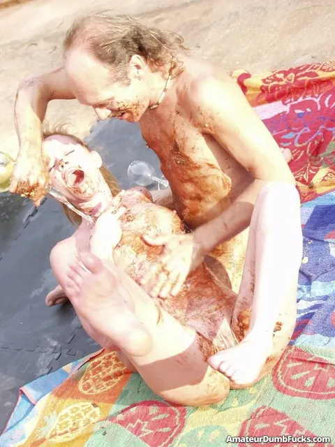 Blonde PAWG Gets Muddy by the Pool Before a Blowjob – photo 14 of 21