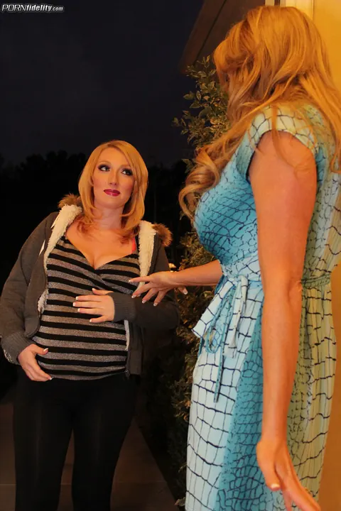 Kelly Madison: Busty Blonde MILF Joins Pregnant Friend for a Threesome – photo 2 of 19