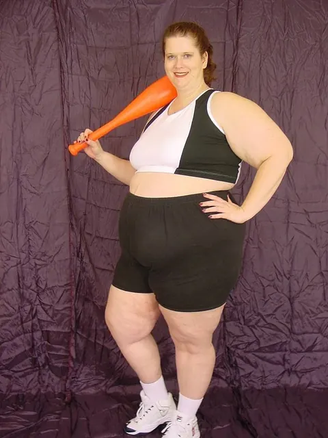 Busty BBW Masturbates with a Baseball Bat Dildo – photo 14 of 20