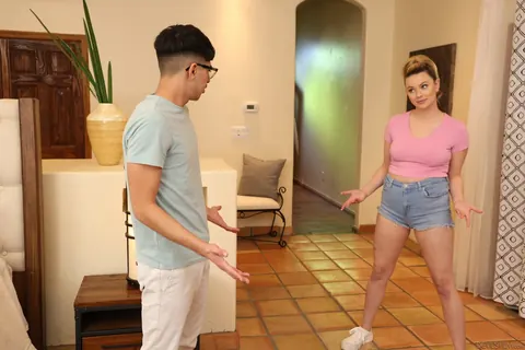 Heather Honey: Busty Blonde MILF in Shorts Takes Anal – photo 8 of 21