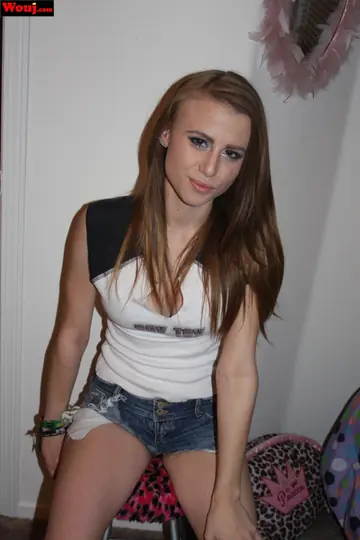 Soleil Saunders – Brunette Poses in Tight Shorts Showing Off Her Legs