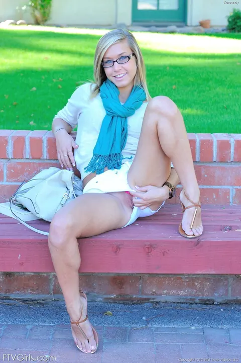 Kennedy Leigh: PAWG Amateur in Panties Flashes Her Big Tits and Ass Outdoors – photo 4 of 20