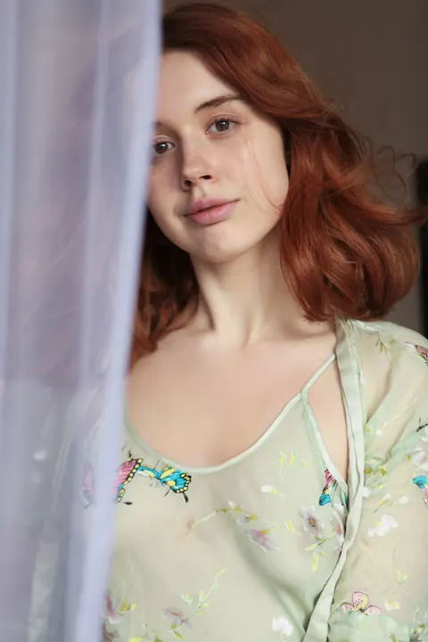 Slim Redhead Spreads Her Shaved Pussy – photo 1 of 21