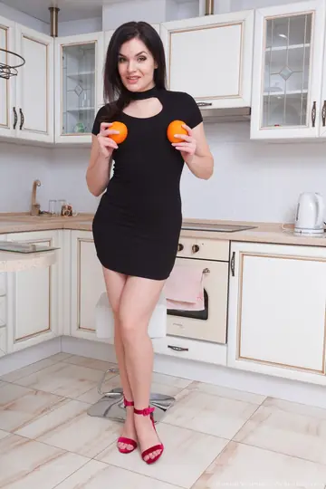 Hannah Vivienne – Tall Pale Brunette Lifts Her Skirt and Fingers Her Hairy Pussy in the Kitchen