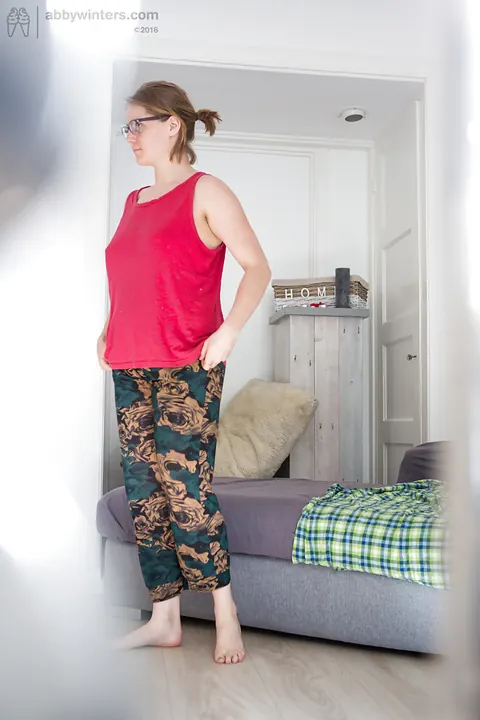 BBW MILF Flashes Her Ass in Panties and Glasses – photo 16 of 16