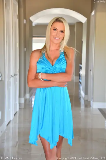 Chantelle Skye – Blonde MILF with Big Tits Strips Out of Her Panties in Heels