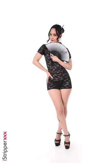 Alice Hernandez – Latina PAWG Uses a Black Vibrator in Her Panties