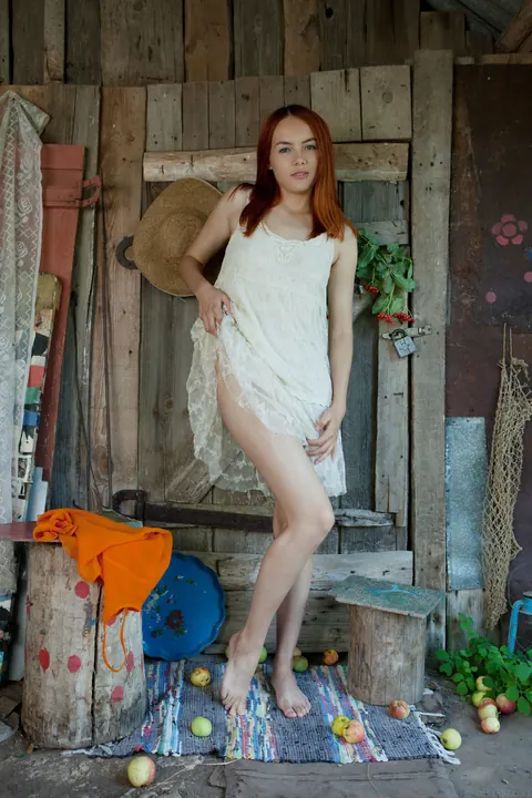 Pale Ukrainian Redhead Poses Nude – photo 5 of 21
