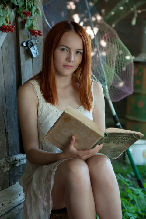 Pale Ukrainian Redhead Poses Nude – photo 1 of 21