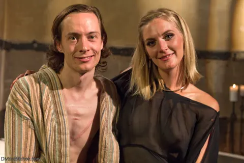 Mona Wales: Tall Blonde MILF Dominates with Handjob and Spreads Her Legs – photo 20 of 20