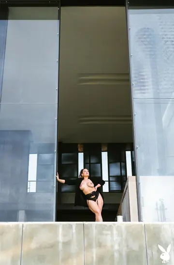 Curvy Short-Haired Model Strips Out of Her Lingerie in High Heels
