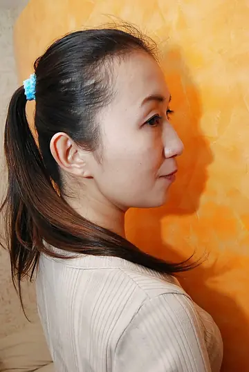 Hairy Japanese Woman Removes Her Pantyhose and Spreads