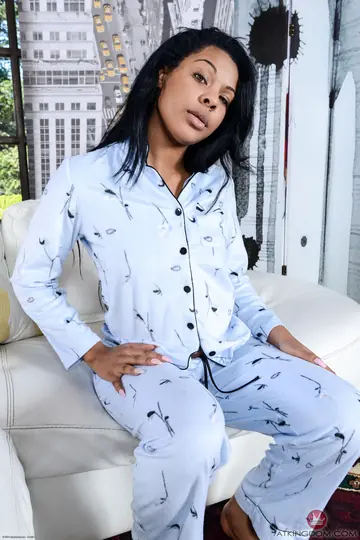 Zoey Reyes – Ebony Babe Strips Out of Her Pajamas and Spreads Her Hairy Pussy