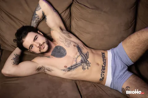 Two Men Strip Nude and Show Themselves – photo 2 of 20