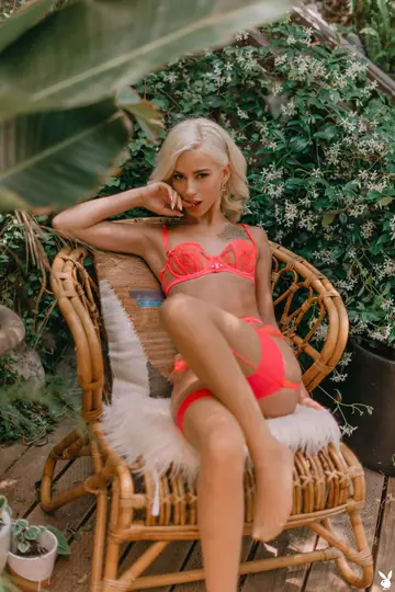 Kiara Cole – Petite Blonde Strips Off Her Lingerie to Show Tattoo