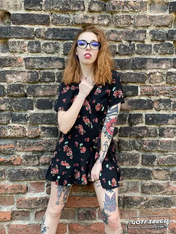 Giada Sgh – Tattooed Redhead in a Bikini Gets Creampied Outdoors