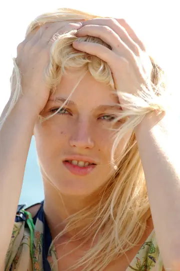 Mila I – Slim European Blonde Spreads Her Pussy Outdoors