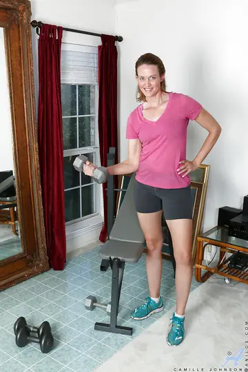 Roxanne Clemmens – Tall Mature Redhead in Shorts Pulls Panties Aside and Spreads