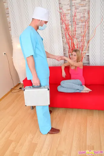 Chloe Blue – Blonde with Small Natural Tits Takes Anal Until He Cums