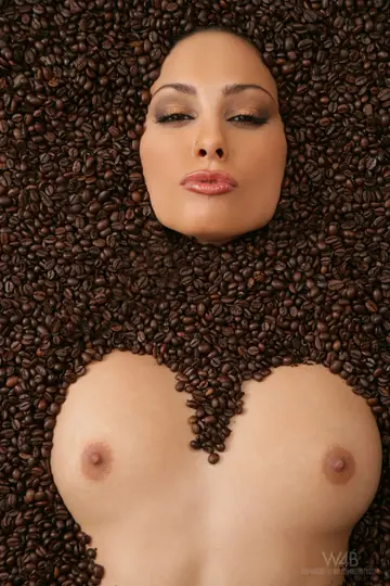 Anetta Keys – Slim Czech MILF in Heels Pours Coffee on Tits and Spreads
